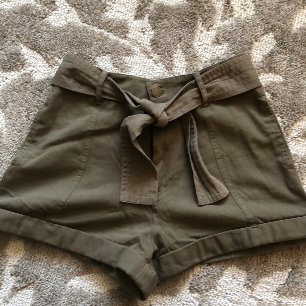 Billabong high shorts in olive green, new no tags